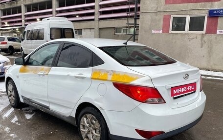 Hyundai Solaris II рестайлинг, 2015 год, 400 000 рублей, 5 фотография