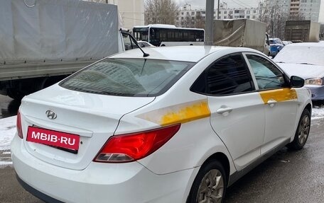 Hyundai Solaris II рестайлинг, 2015 год, 400 000 рублей, 4 фотография