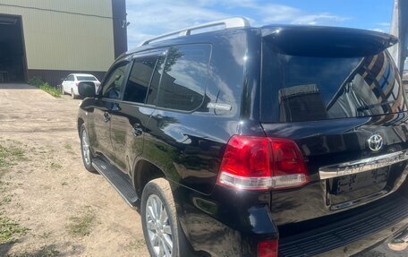 Toyota Land Cruiser 200, 2011 год, 3 300 000 рублей, 2 фотография