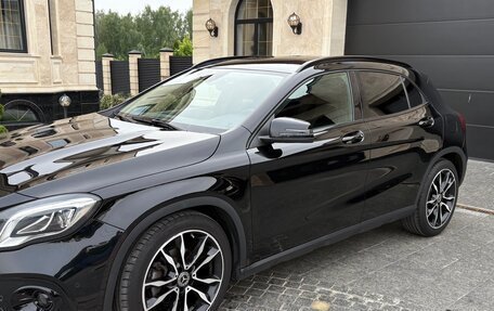 Mercedes-Benz GLA, 2019 год, 2 900 000 рублей, 3 фотография