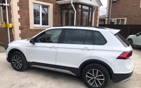 Volkswagen Tiguan II, 2019 год, 2 980 000 рублей, 6 фотография