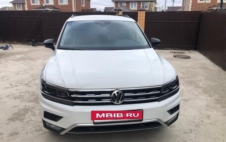 Volkswagen Tiguan II, 2019 год, 2 980 000 рублей, 2 фотография