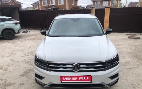 Volkswagen Tiguan II, 2019 год, 2 980 000 рублей, 10 фотография