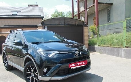 Toyota RAV4, 2017 год, 2 300 000 рублей, 5 фотография