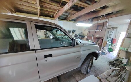 Mitsubishi L200 III рестайлинг, 2005 год, 500 000 рублей, 9 фотография