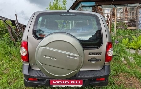 Chevrolet Niva I рестайлинг, 2016 год, 600 000 рублей, 3 фотография