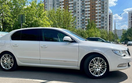 Skoda Superb III рестайлинг, 2012 год, 1 249 000 рублей, 2 фотография