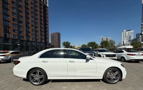 Mercedes-Benz E-Класс, 2019 год, 4 850 000 рублей, 3 фотография