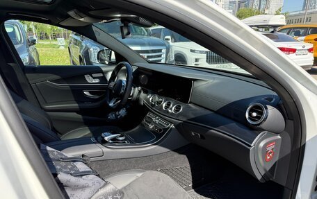 Mercedes-Benz E-Класс, 2019 год, 4 850 000 рублей, 19 фотография