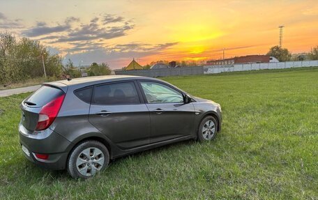 Hyundai Solaris II рестайлинг, 2014 год, 700 000 рублей, 10 фотография