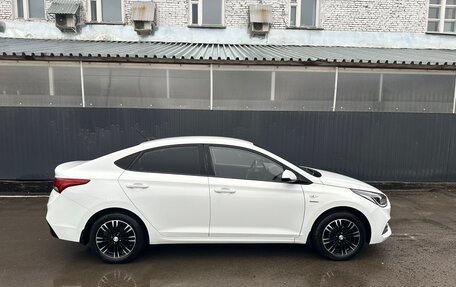 Hyundai Solaris II рестайлинг, 2019 год, 1 550 000 рублей, 4 фотография