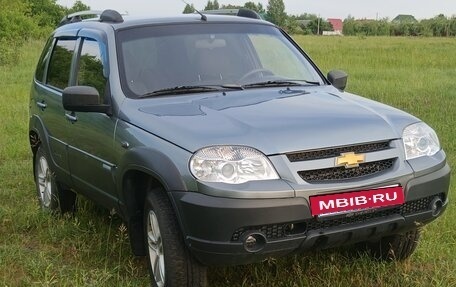 Chevrolet Niva I рестайлинг, 2009 год, 460 000 рублей, 2 фотография