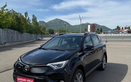 Toyota RAV4, 2019 год, 3 000 000 рублей, 1 фотография