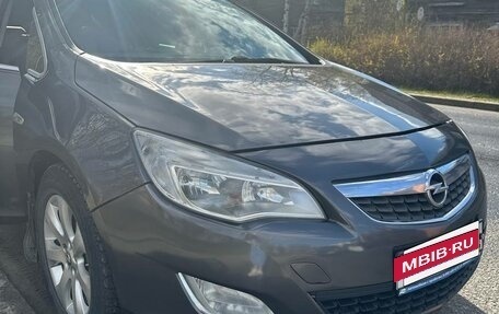 Opel Astra J, 2012 год, 670 000 рублей, 2 фотография