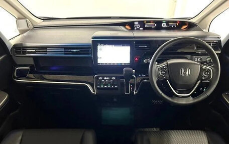 Honda Stepwgn IV, 2021 год, 1 700 060 рублей, 7 фотография