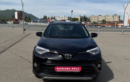 Toyota RAV4, 2019 год, 3 000 000 рублей, 2 фотография