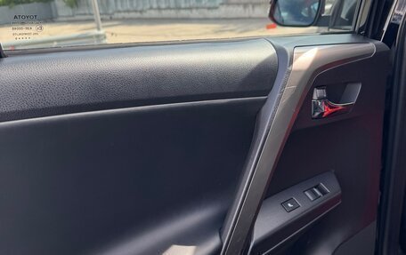 Toyota RAV4, 2019 год, 3 000 000 рублей, 10 фотография
