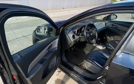 Chevrolet Cruze II, 2010 год, 650 000 рублей, 7 фотография