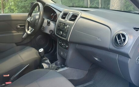 Renault Sandero II рестайлинг, 2021 год, 990 000 рублей, 18 фотография
