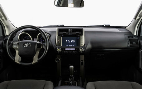 Toyota Land Cruiser Prado 150 рестайлинг 2, 2013 год, 2 899 000 рублей, 10 фотография