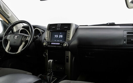 Toyota Land Cruiser Prado 150 рестайлинг 2, 2013 год, 2 899 000 рублей, 9 фотография