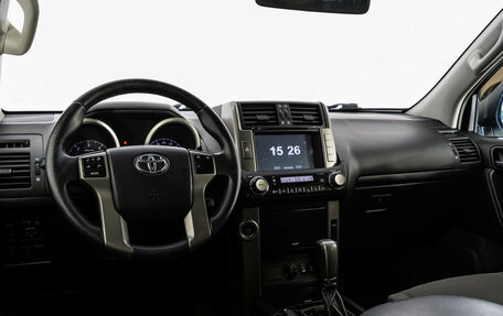 Toyota Land Cruiser Prado 150 рестайлинг 2, 2013 год, 2 899 000 рублей, 11 фотография