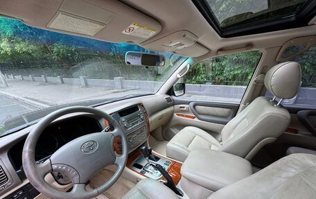 Toyota Land Cruiser 100 рестайлинг 2, 2003 год, 2 600 000 рублей, 10 фотография