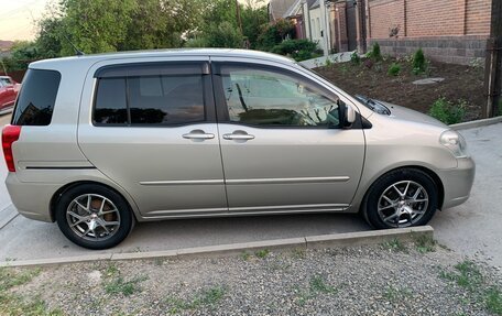 Toyota Raum II, 2004 год, 600 000 рублей, 3 фотография