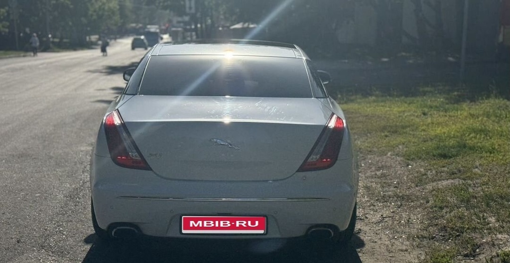 Jaguar XJ IV (X351), 2010 год, 1 795 000 рублей, 6 фотография