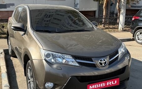 Toyota RAV4, 2014 год, 1 690 000 рублей, 2 фотография