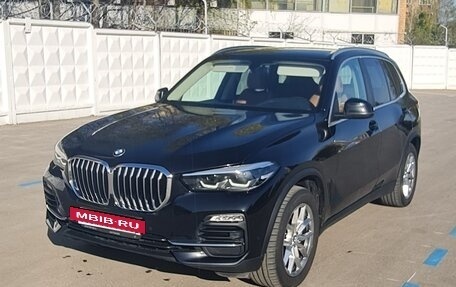 BMW X5, 2019 год, 6 300 000 рублей, 2 фотография