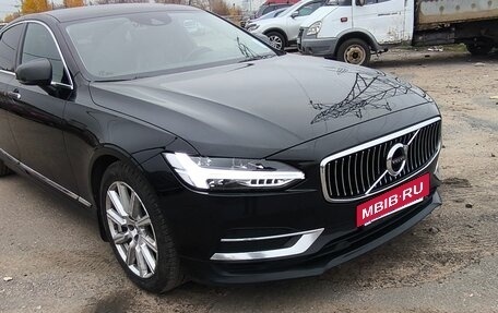 Volvo S90 II рестайлинг, 2019 год, 2 300 000 рублей, 3 фотография