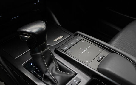 Lexus ES VII, 2018 год, 3 519 000 рублей, 30 фотография