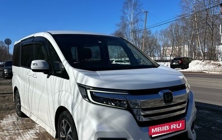 Honda Stepwgn IV, 2017 год, 2 250 000 рублей, 13 фотография