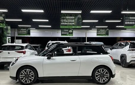 MINI Hatch, 2024 год, 2 600 000 рублей, 6 фотография