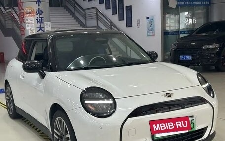 MINI Hatch, 2024 год, 2 600 000 рублей, 3 фотография