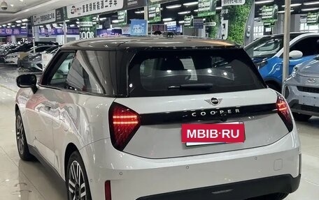 MINI Hatch, 2024 год, 2 600 000 рублей, 5 фотография