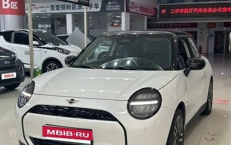 MINI Hatch, 2024 год, 2 600 000 рублей, 2 фотография