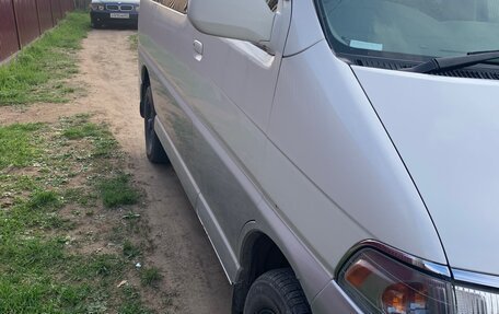 Toyota Regius, 1997 год, 950 000 рублей, 3 фотография