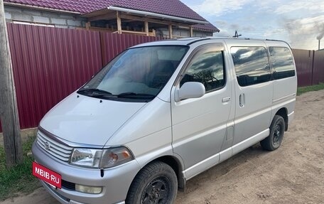 Toyota Regius, 1997 год, 950 000 рублей, 2 фотография