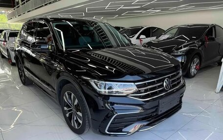 Volkswagen Tiguan II, 2022 год, 3 240 000 рублей, 3 фотография