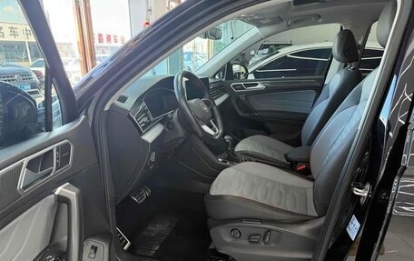 Volkswagen Tiguan II, 2022 год, 3 240 000 рублей, 7 фотография