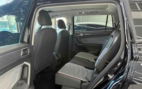 Volkswagen Tiguan II, 2022 год, 3 240 000 рублей, 11 фотография