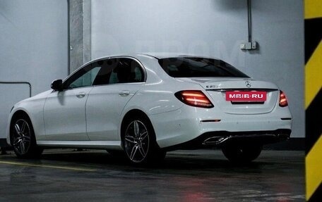 Mercedes-Benz E-Класс, 2018 год, 2 999 999 рублей, 3 фотография