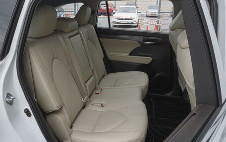 Toyota Highlander, 2022 год, 6 249 000 рублей, 7 фотография