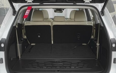 Toyota Highlander, 2022 год, 6 249 000 рублей, 25 фотография