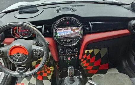 MINI Cabrio, 2020 год, 2 330 000 рублей, 8 фотография