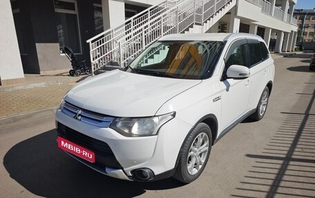 Mitsubishi Outlander III рестайлинг 3, 2014 год, 1 200 000 рублей, 1 фотография