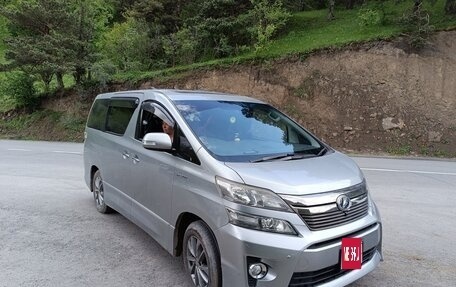 Toyota Vellfire I, 2012 год, 3 050 000 рублей, 4 фотография
