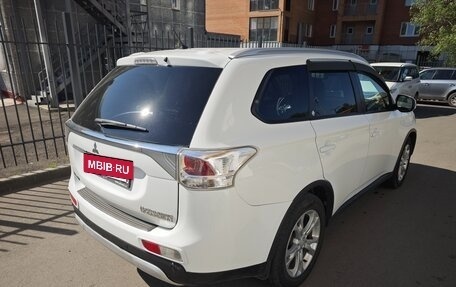 Mitsubishi Outlander III рестайлинг 3, 2014 год, 1 200 000 рублей, 8 фотография